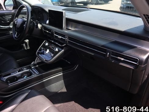 Used 2022 Lincoln Corsair AWD w/ Premium Package image 23