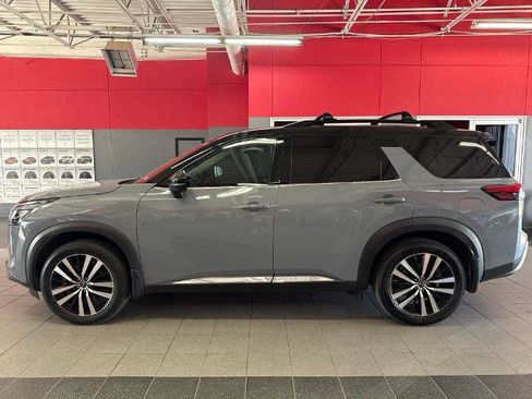 Certified 2024 Nissan Pathfinder Platinum w/ Cargo Package FWD image 4
