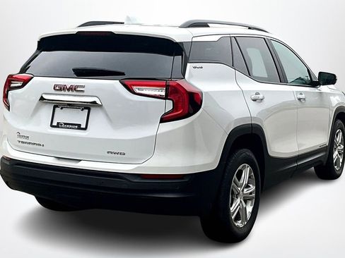 Used 2023 GMC Terrain SLE w/ Driver Convenience Package image 5
