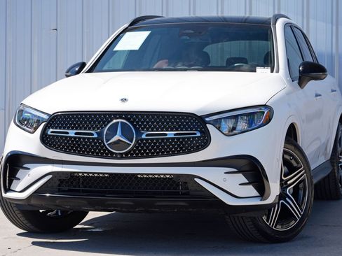 Used 2025 Mercedes-Benz GLC 300 image 3