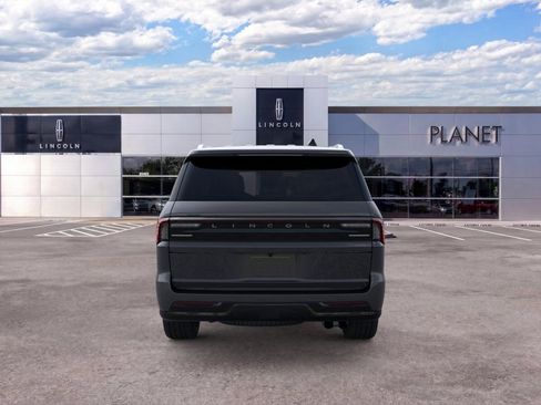 New 2026 Lincoln Navigator Premiere AWD/4WD image 5