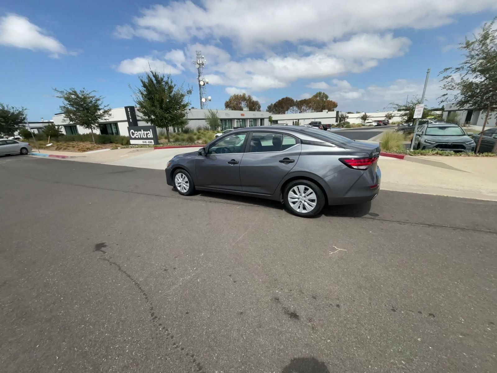 Used 2025 Nissan Sentra S FWD image 9