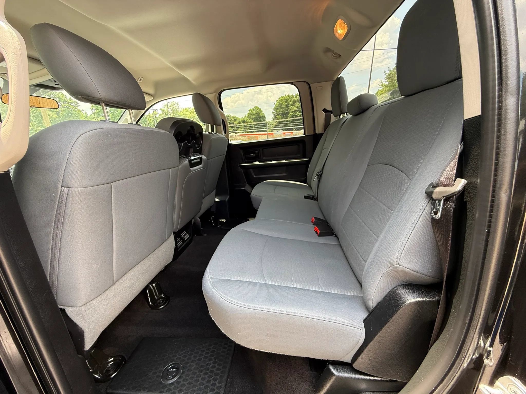 Used 2018 RAM 2500 Tradesman w/ Chrome Appearance Group AWD/4WD image 17