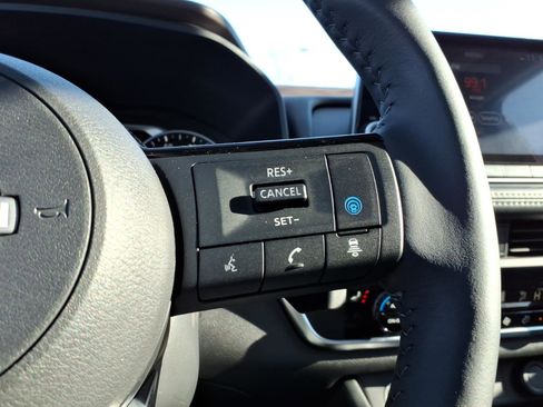 Used 2023 Nissan Rogue SV w/ SV Premium B Package image 26