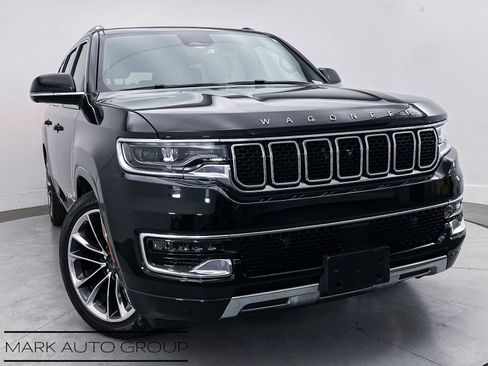 Used 2023 Jeep Wagoneer L Series III w/ Premium Group I AWD/4WD image 11
