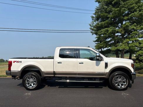 Used 2019 Ford F250 Lariat w/ Chrome Package AWD/4WD image 5
