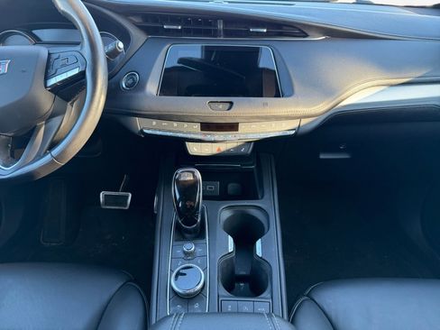 Used 2020 Cadillac XT4 Premium Luxury image 11