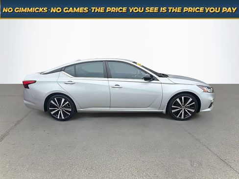 Used 2022 Nissan Altima 2.5 SR FWD image 3