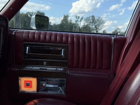 Used 1989 Cadillac Brougham image 16