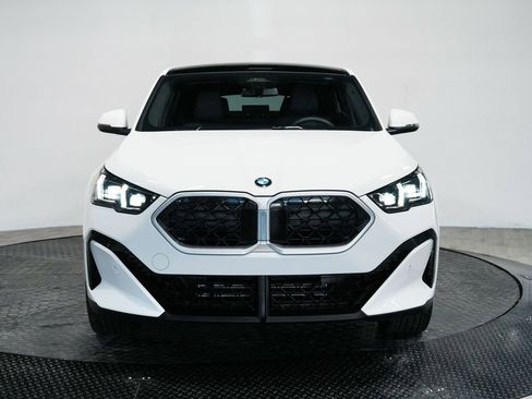 Used 2026 BMW X2 xDrive28i AWD/4WD image 2
