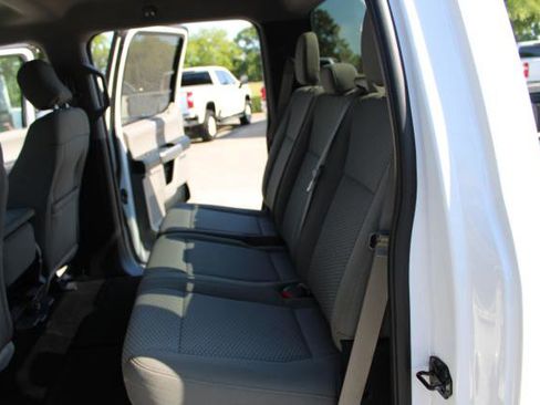Used 2017 Ford F150 XLT AWD/4WD image 31