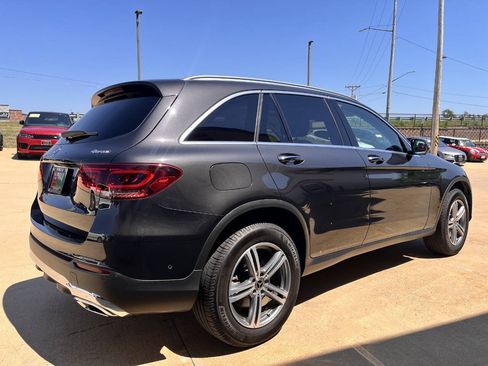 Used 2021 Mercedes-Benz GLC 300 4MATIC image 5
