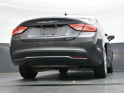 Used 2017 Chrysler 200 Limited Platinum image 31