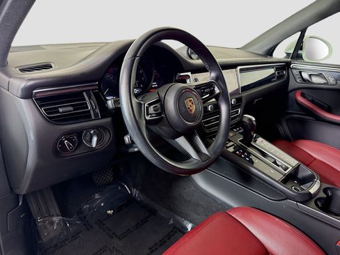 Used 2023 Porsche Macan AWD/4WD image 23