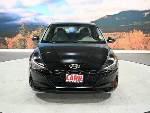 Used 2022 Hyundai Elantra SEL w/ Convenience Package FWD image 2