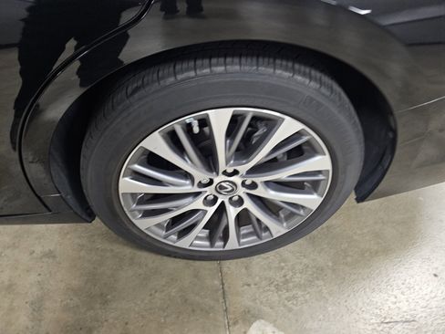 Used 2020 Lexus ES 350 w/ Premium Package image 12