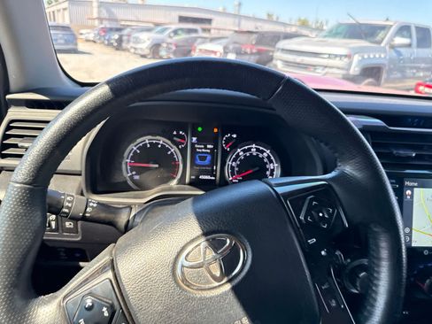 Used 2023 Toyota 4Runner TRD Off-Road Premium AWD/4WD image 26