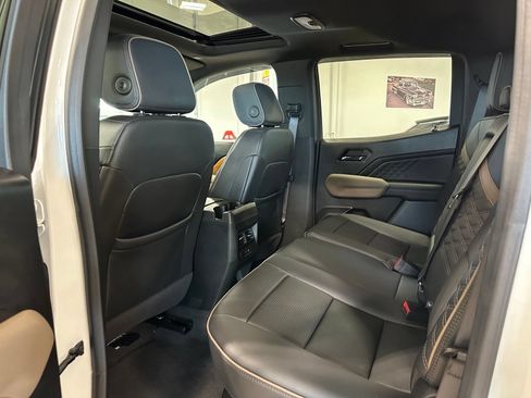 Used 2024 GMC Canyon Denali AWD/4WD image 33