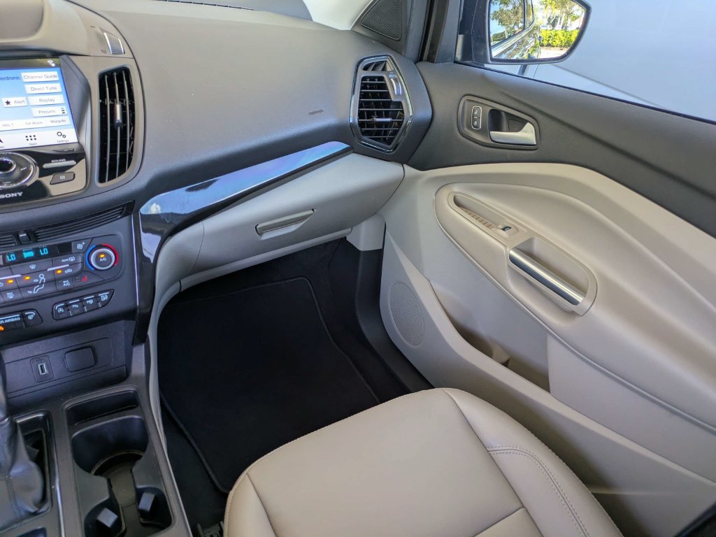 Used 2019 Ford Escape Titanium FWD image 33