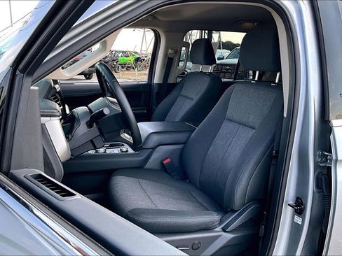 Used 2024 Ford Expedition XLT AWD/4WD image 35