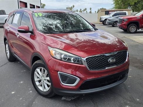 Used 2017 Kia Sorento FWD w/ LX Convenience Package image 3