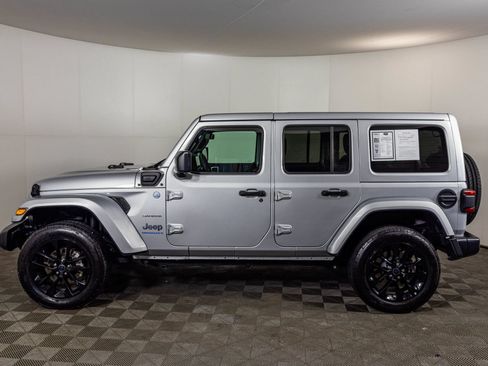 Used 2024 Jeep Wrangler Unlimited Sahara AWD/4WD image 19