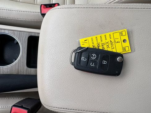 Used 2017 Volkswagen Passat 1.8T SEL Premium image 24