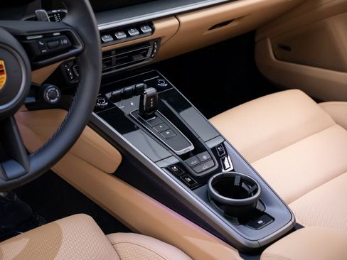 Used 2022 Porsche 911 Carrera RWD image 12