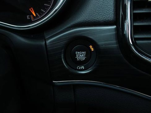 Used 2019 Jeep Grand Cherokee Limited AWD/4WD image 16