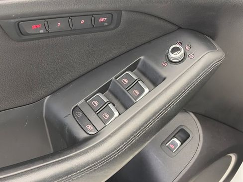 Used 2014 Audi SQ5 Prestige w/ Prestige Package AWD/4WD image 25