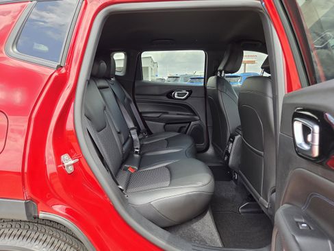 New 2026 Jeep Compass Latitude image 17