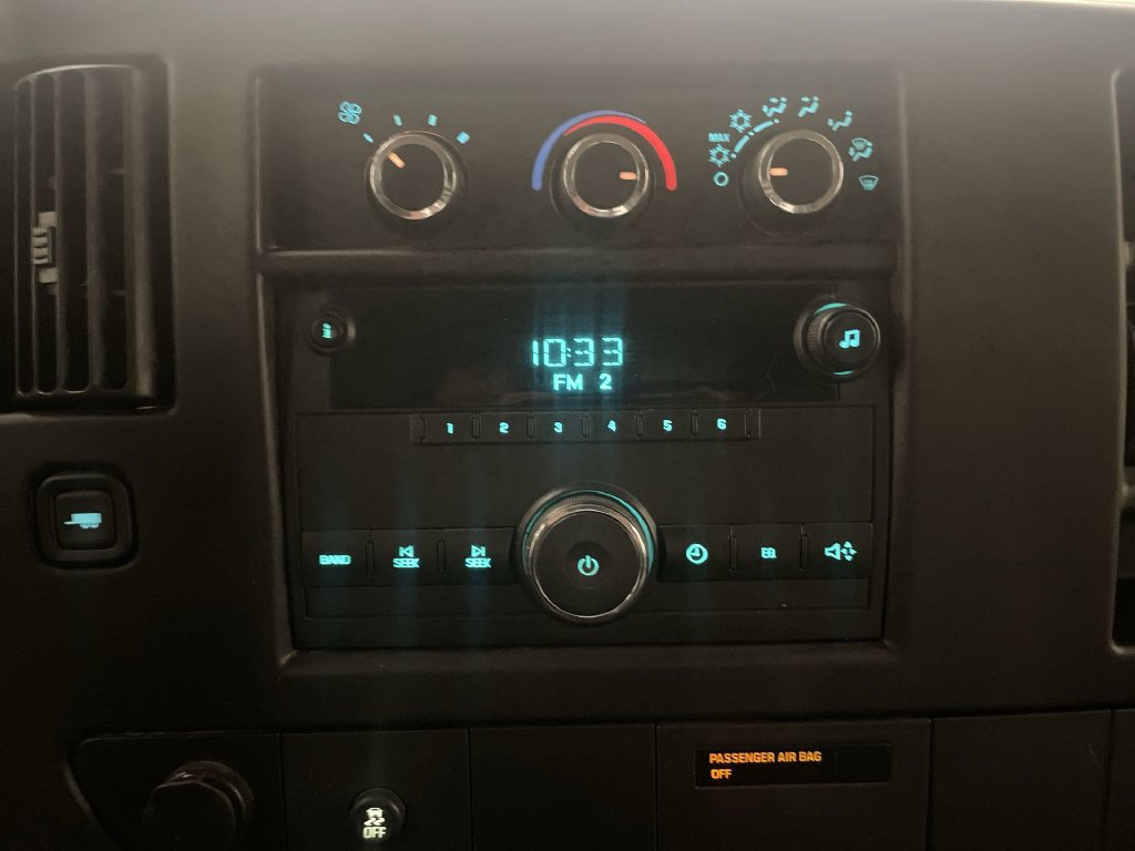Used 2014 GMC Savana 1500 RWD image 9