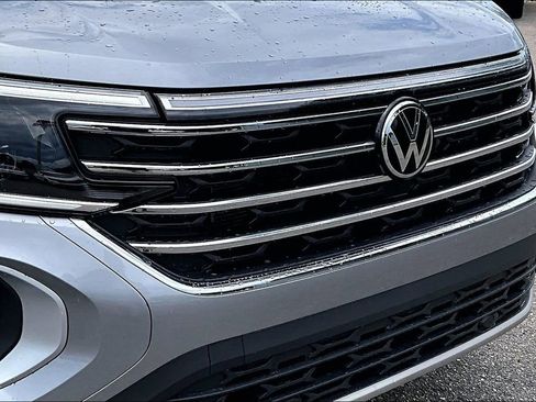 Certified 2026 Volkswagen Atlas SE w/ Black Wheel Package AWD/4WD image 11