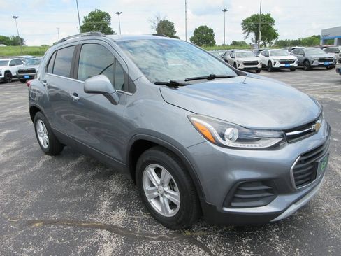Used 2019 Chevrolet Trax LT w/ LT Convenience Package FWD image 7