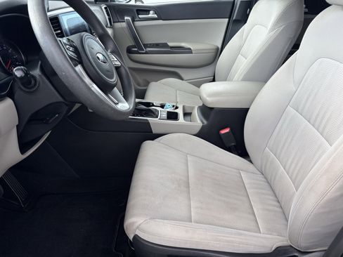 Used 2020 Kia Sportage LX image 13