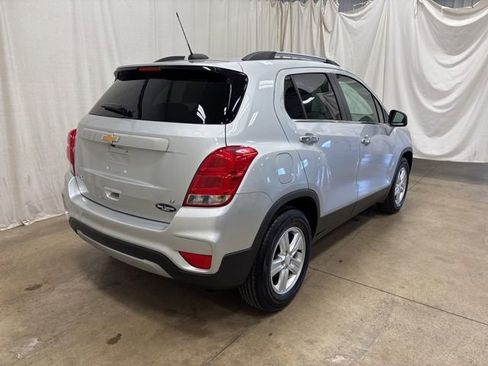 Used 2019 Chevrolet Trax LT w/ LT Convenience Package image 4