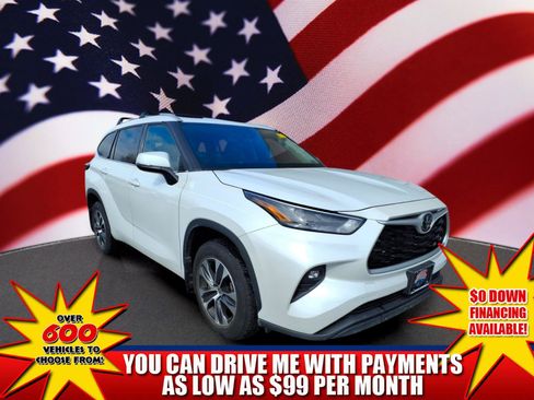 Used 2022 Toyota Highlander XLE image 1