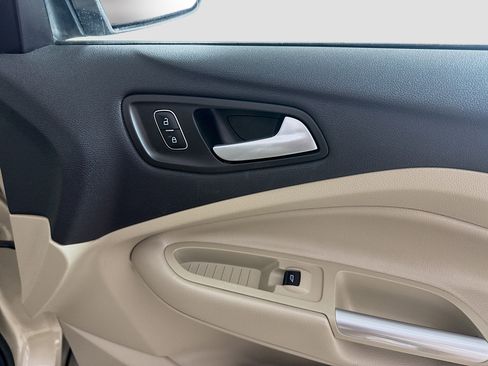 Used 2018 Ford Escape SEL image 30