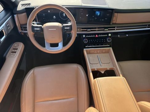 Used 2025 Hyundai Santa Fe Limited image 21