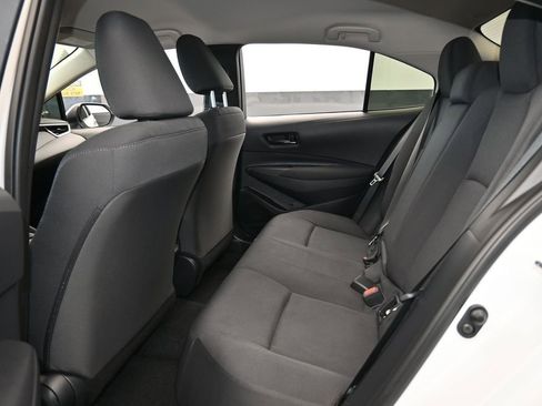 Used 2025 Toyota Corolla LE image 29