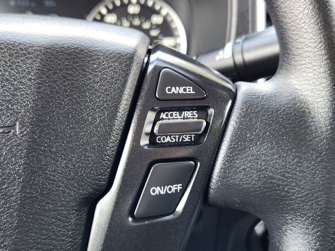 Used 2024 Nissan Frontier SV AWD/4WD image 23