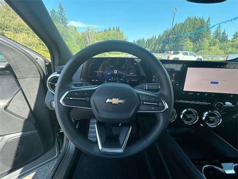 New 2025 Chevrolet Blazer EV LT image 10