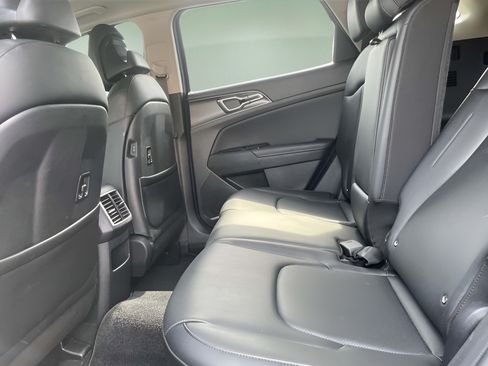 Used 2025 Kia Sportage EX w/ Premium Package FWD image 19