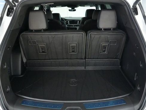 Used 2024 Buick Enclave Avenir image 10
