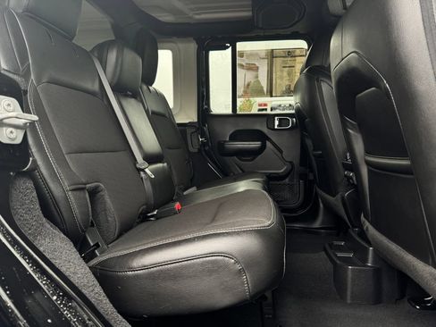Used 2023 Jeep Wrangler Unlimited Sport AWD/4WD image 14