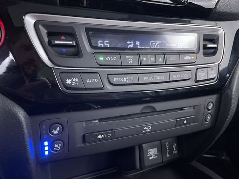 Used 2017 Honda Pilot Elite image 18