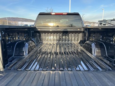 Used 2023 Chevrolet Silverado 1500 LT image 9