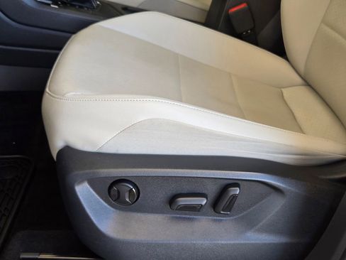 Used 2021 Volkswagen Tiguan SE w/ Panoramic Sunroof Package image 14