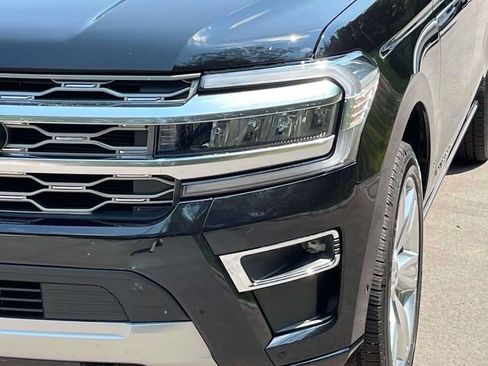 Used 2024 Ford Expedition Max Platinum AWD/4WD image 9
