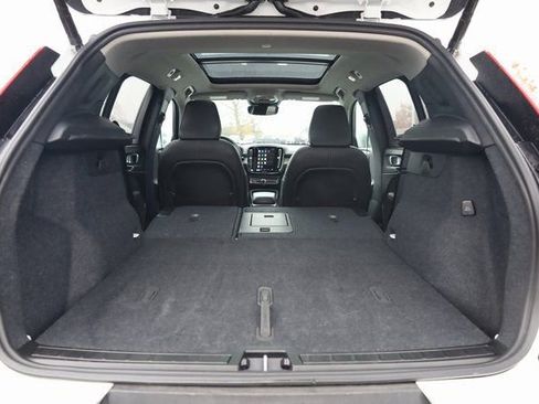 Used 2024 Volvo XC40 B5 Plus w/ Climate Package image 26